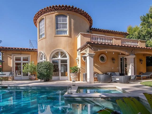 lux-international-beverly-hills-neighborhood